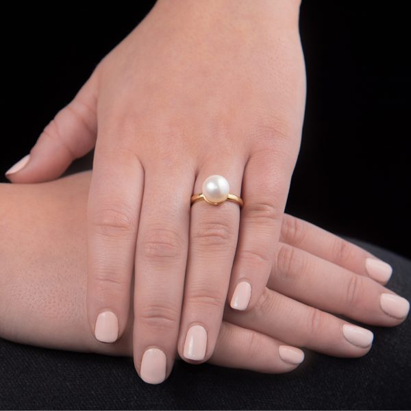 Yellow gold cultured freshwater pearl ring
