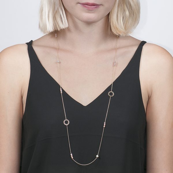 Yellow gold culteured freshwater pearl and disc necklace