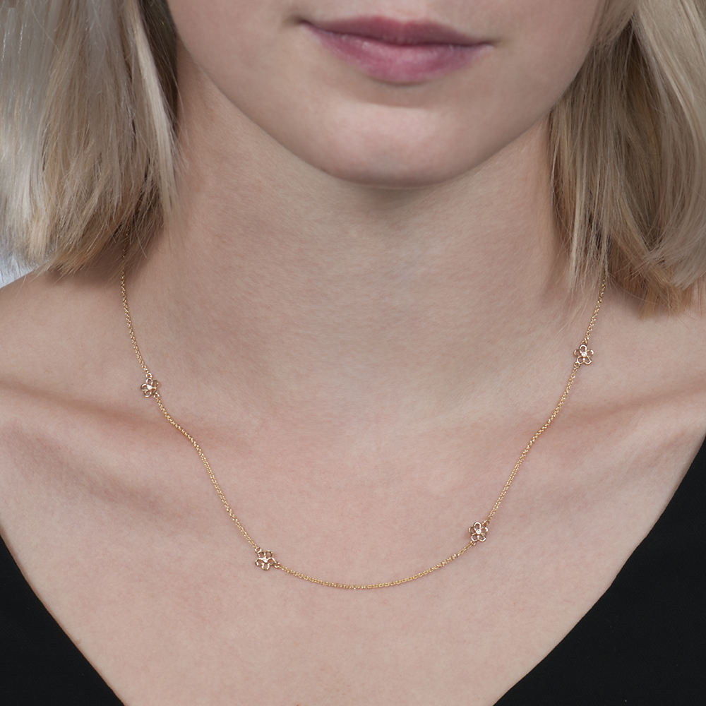 Yellow gold buttercup chain necklace