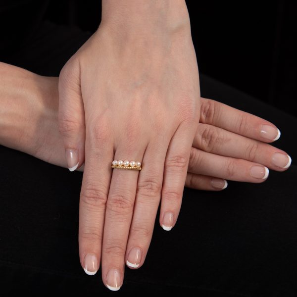 Yellow gold cultured freshwater pearl bar ring